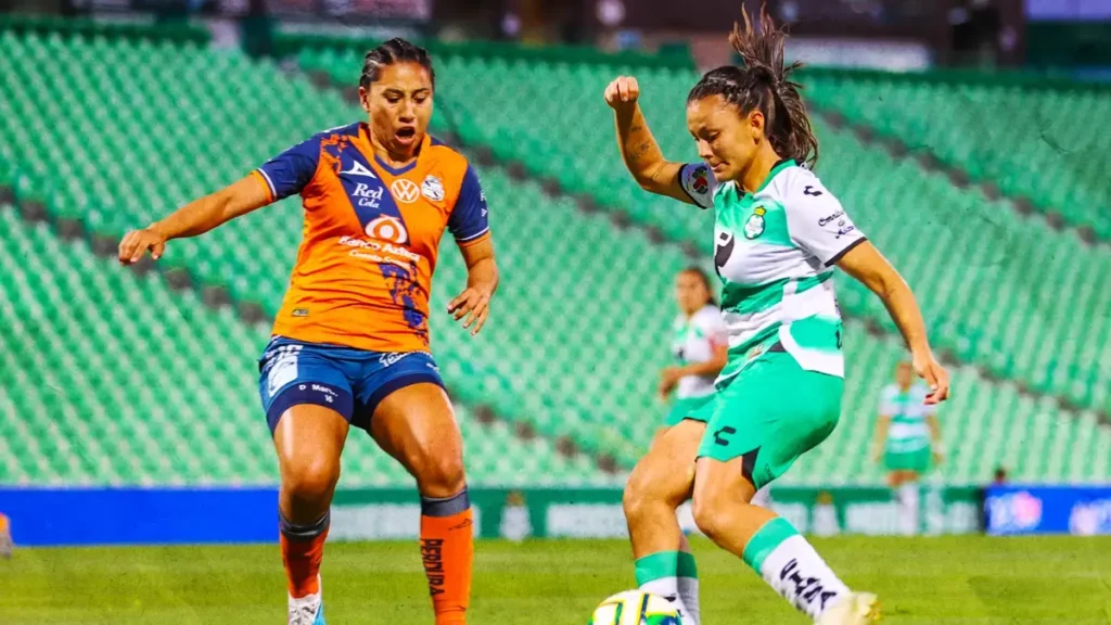 Santos vence 2-1 al Puebla Femenil, pese al gol olímpico de Rebeca Villuendas.
