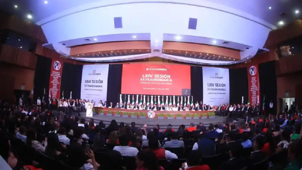 Aprueba Consejo Político Nacional, con 518 votos a favor, ampliación de dirigencia de Alejandro Moreno y Carolina Viggiano
