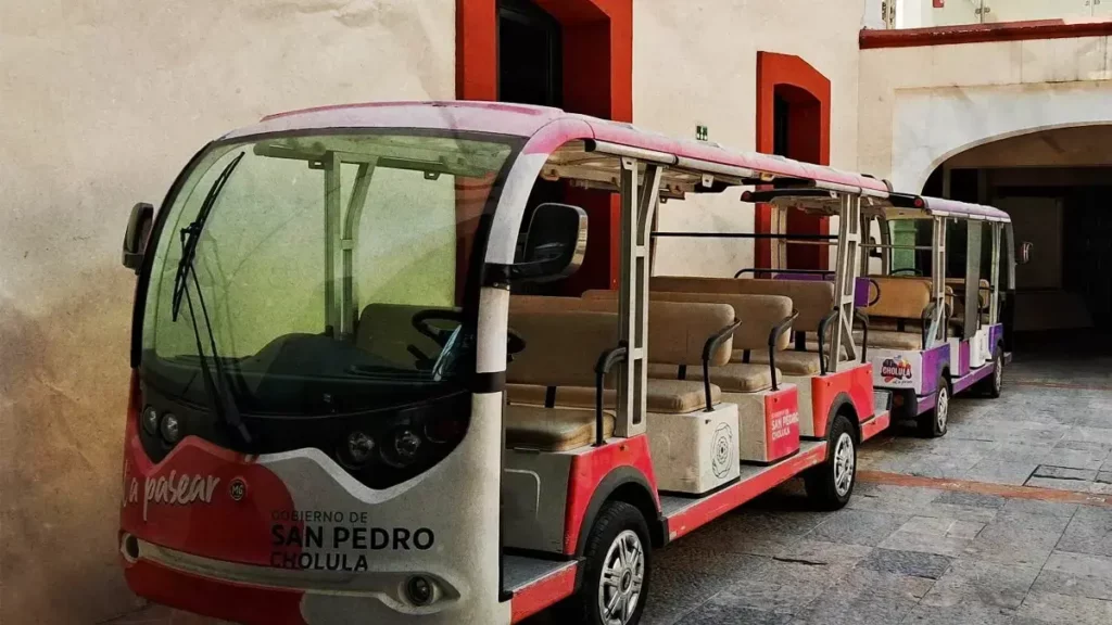 Relanzarán carritos eléctricos para nueva ruta religiosa en San Pedro Cholula.