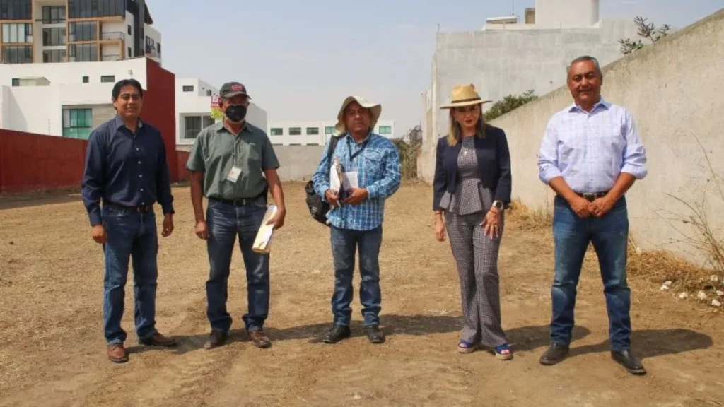 Paola Angon refuerza compromiso con las familias cholultecas; gestiona dos pozos de agua ante CONAGUA.