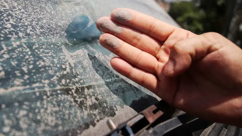 Caída de ceniza en Puebla podría ocasionar enfermedades en ojos y vías respiratorias