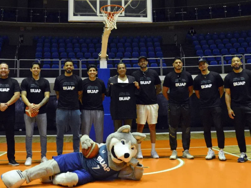 BUAP, una de las pocas instituciones en fomentar el baloncesto a través de una clínica deportiva