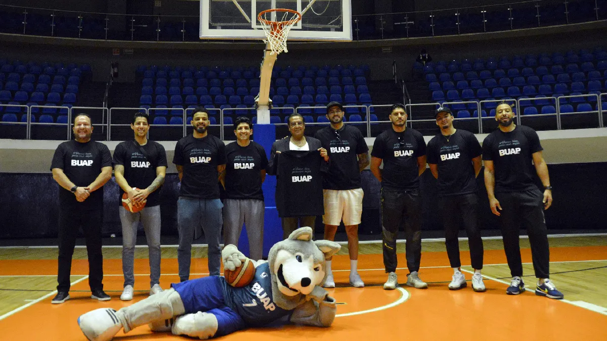 BUAP, una de las pocas instituciones en fomentar el baloncesto a través de una clínica deportiva