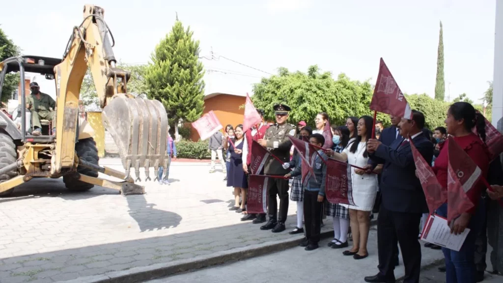 En Atlixco continúa la dignificación de espacios educativos.