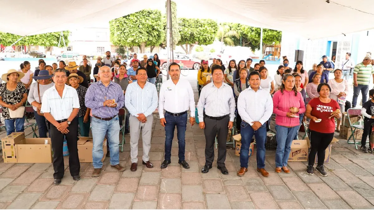 Entrega el Ayuntamiento de San Andrés Cholula paquetes de aves de traspatio