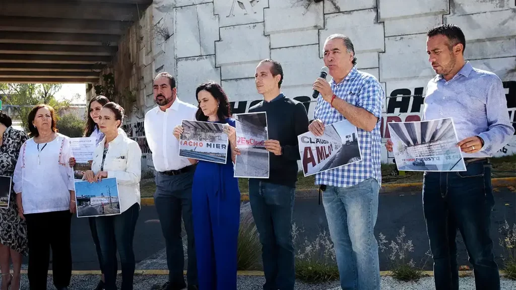 PAN Puebla denuncia promoción anticipada de “corcholatas” en más de 550 bardas