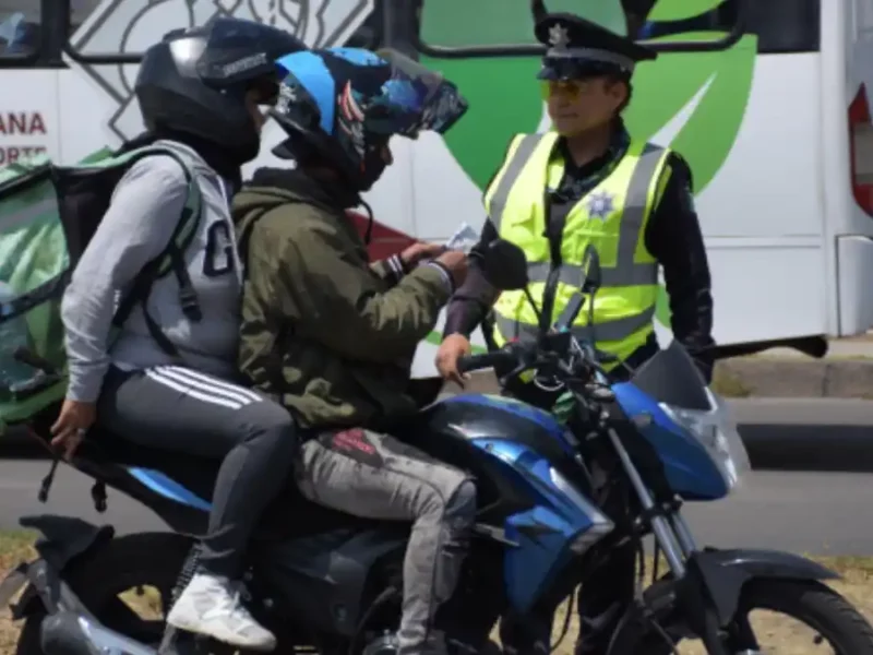Policía municipal de Puebla implementa operativos de proximidad sobre cultura vial
