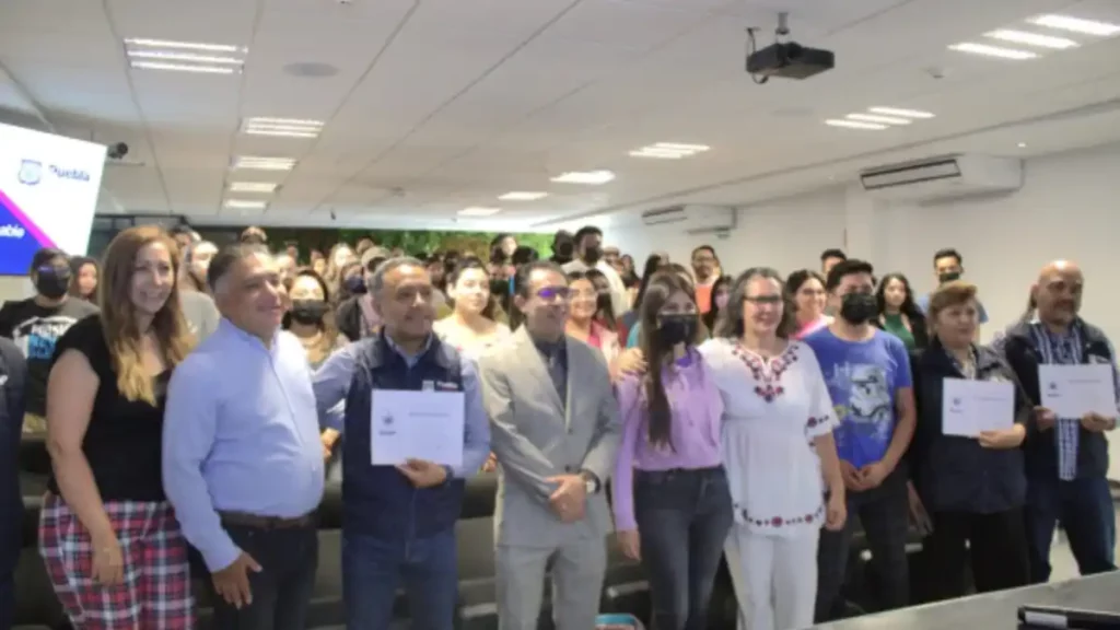 OOSL se acerca a universitarios BUAP con temas de educación ambiental