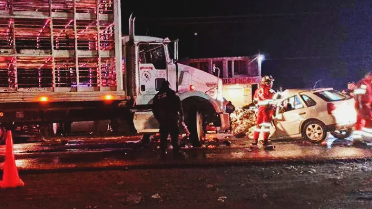 Tras un choque frontal, muere una persona en Tepanco de López.