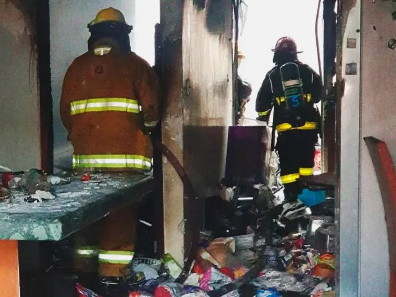 Explota tanque de gas en San Pedro Cholula; madre e hija terminaron quemadas