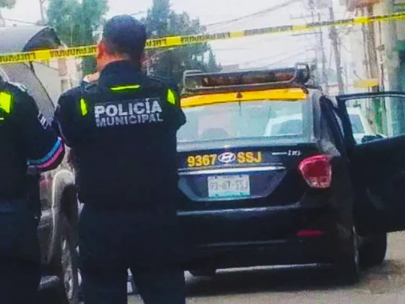 Mujer muere de un infarto dentro de un taxi en Puebla