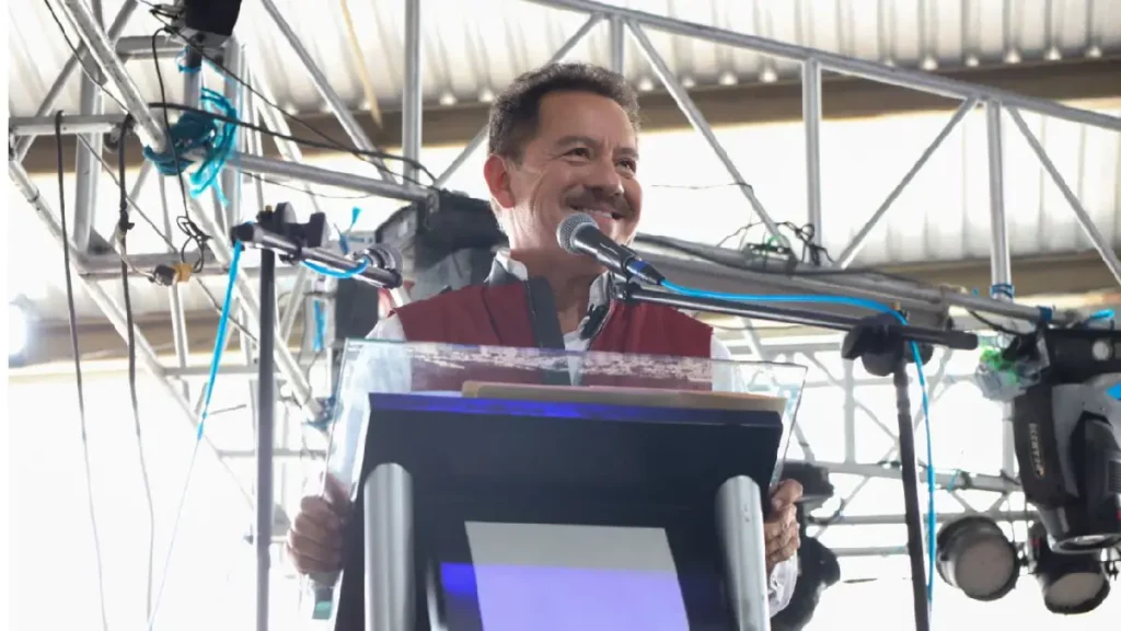 Reconoce Nacho Mier trabajo del magisterio para el desarrollo social de Puebla