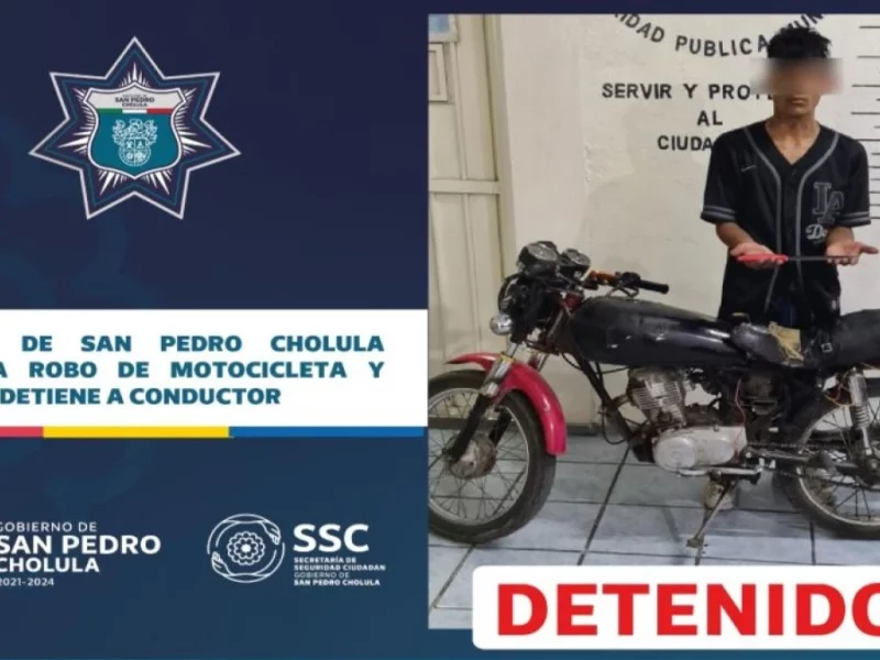 Policía de San Pedro Cholula frustra robo de motocicleta y detiene a conductor.
