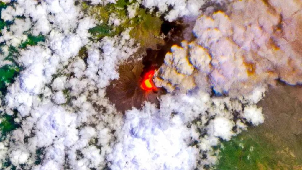 Una vez más cancelan sobrevuelo en el cráter del volcán Popocatépetl