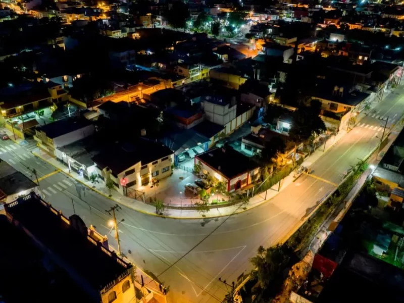 Ariadna Ayala entrega obra integral en Calzada del Carmen en Atlixco.