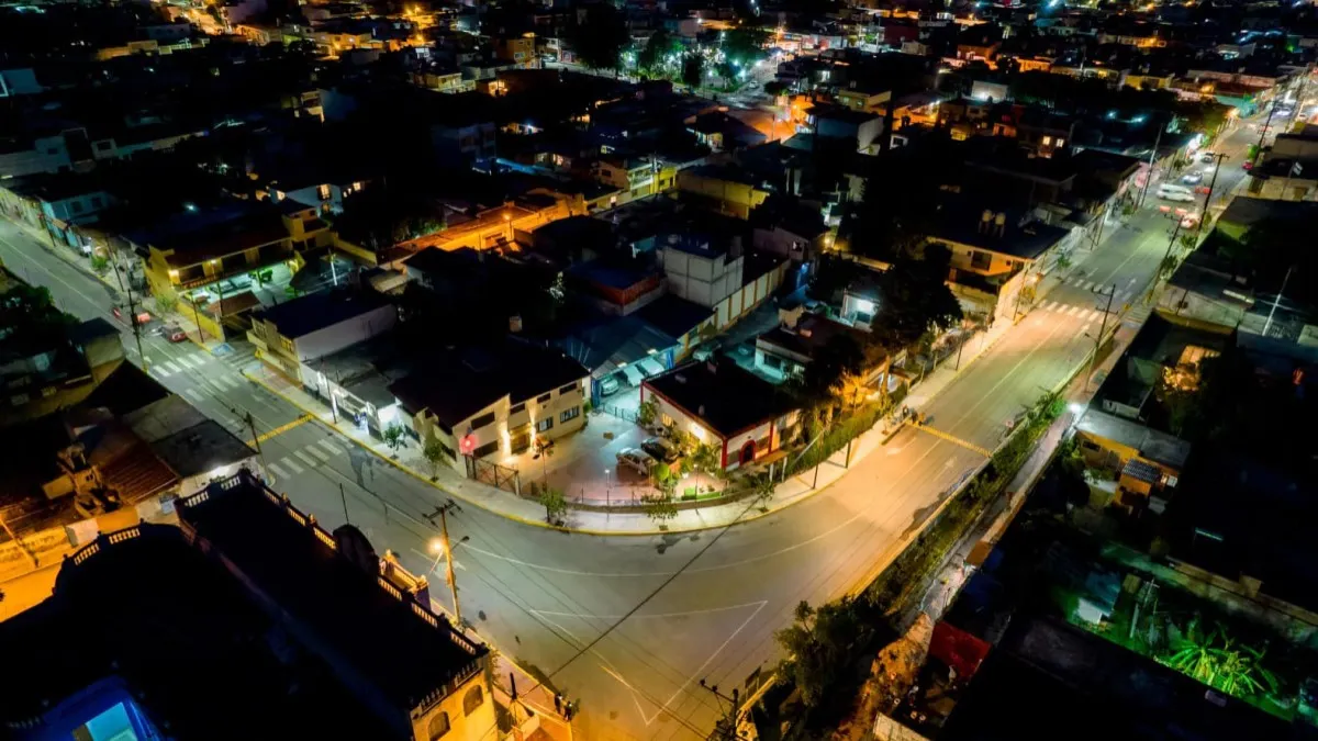 Ariadna Ayala entrega obra integral en Calzada del Carmen en Atlixco.