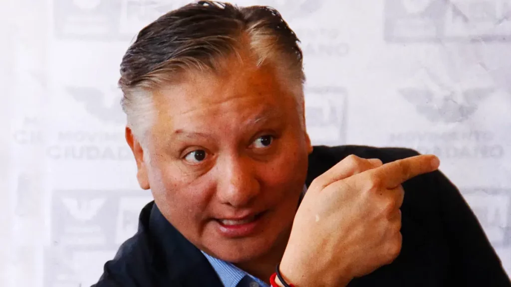 Fernando Morales responde a Néstor Camarillo y lo invita a “destetarse” de Alito.