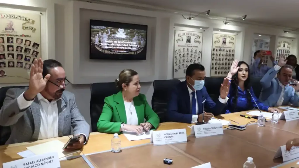 Aprueban Comisiones Unidas exhorto para revisar portación de armas en motocicletas en la zona conurbada