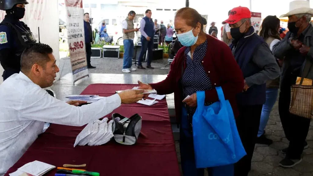 Reanudan pago de programas de Bienestar en municipios cercanos al Popocatépetl