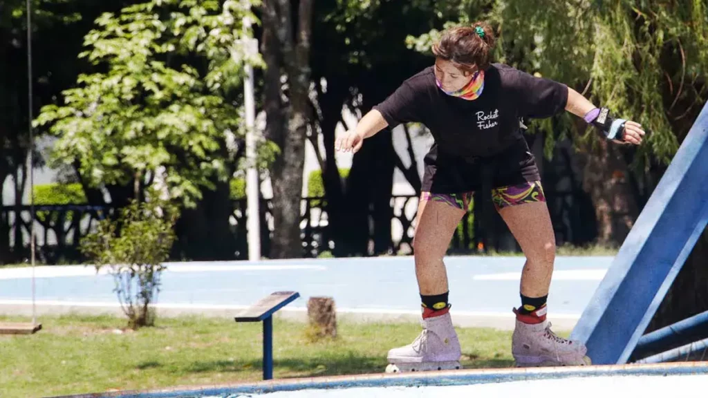 Regresan los poblanos a los parques de Puebla, tras restricción por ceniza volcánica.