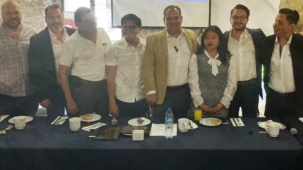 Alejandro Carvajal encabeza preferencias electorales para la alcaldía de Puebla, dice encuesta del BEAP