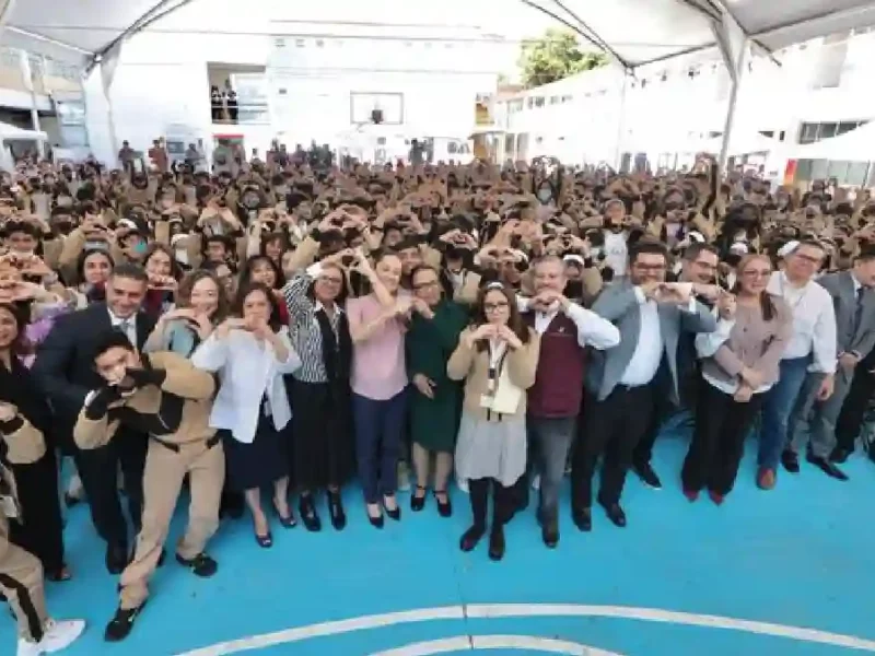 Sheinbaum_-Estamos-en-contra-del-racismo-el-machismo-el-clasismo-todos-somos-iguales-y-todos-somos-grandes-1