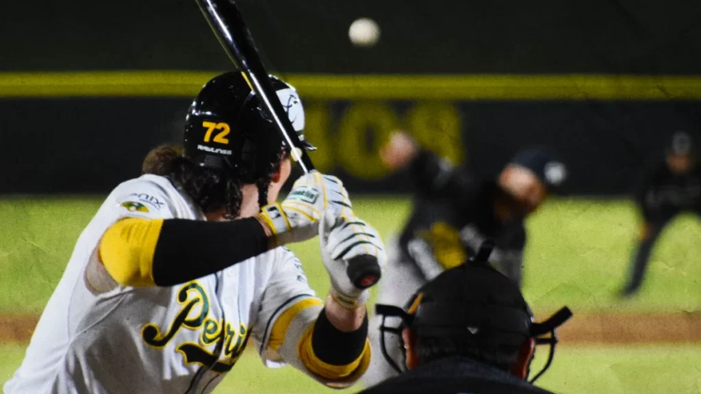 Rieleros de Aguascalientes toma ventaja en serie vs Pericos de Puebla.