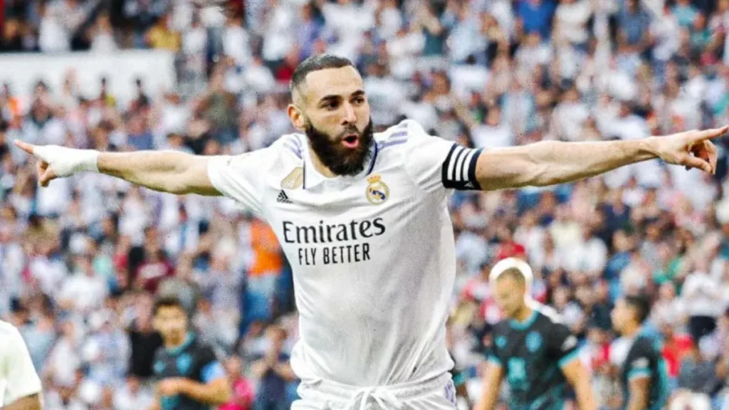 Real Madrid anuncia la salida de Karim Benzema tras 14 temporadas.