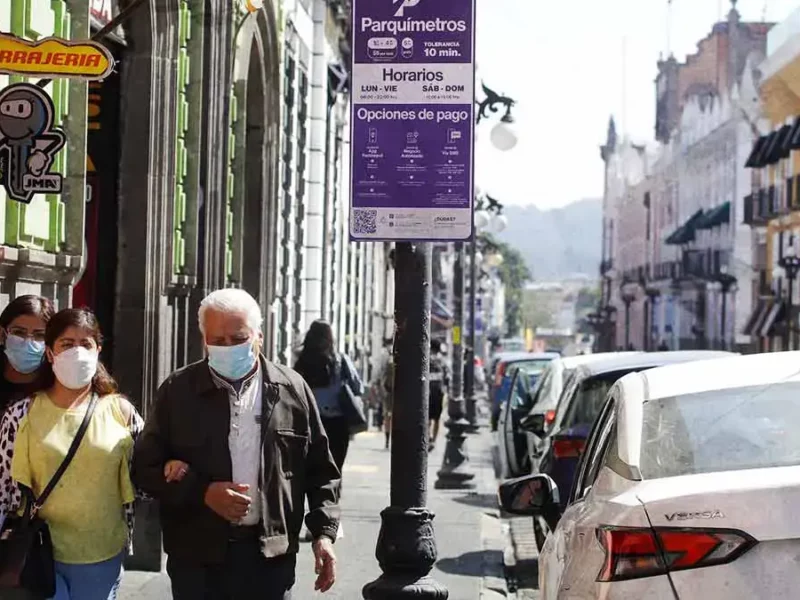 Vecinos del Centro de Puebla piden más parquímetros; ayuntamiento ya lo analiza