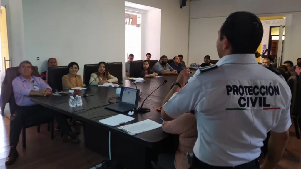 Capacitan a personal del Congreso en materia de protección civil.