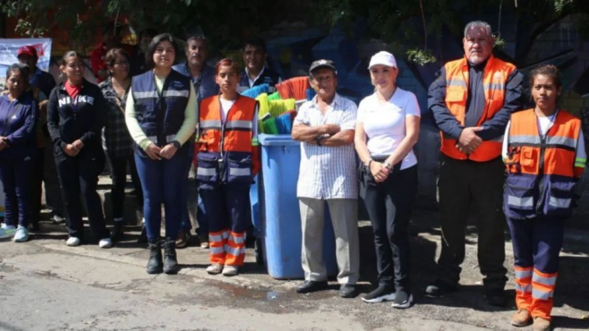 Paola Angon lleva jornada "Barremos Chula mi Cholula" en el Barrio de Jesús.