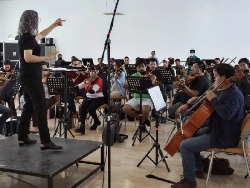 La misión de una orquesta es curar el alma de una sociedad: Lizzi Ceniceros