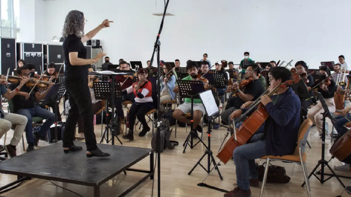 La misión de una orquesta es curar el alma de una sociedad: Lizzi Ceniceros