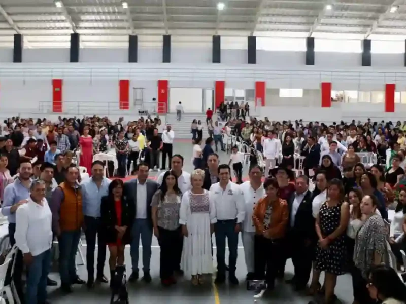 Con-la-asistencia-de-la-Titular-de-la-SEP-en-Puebla-Ayuntamiento-de-Chignahuapan-celebra-al-magisterio