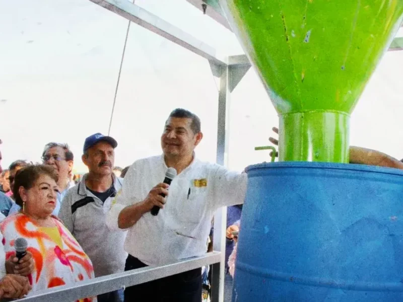 Armenta cumple con molino procesador de PET en beneficio de la economía familiar