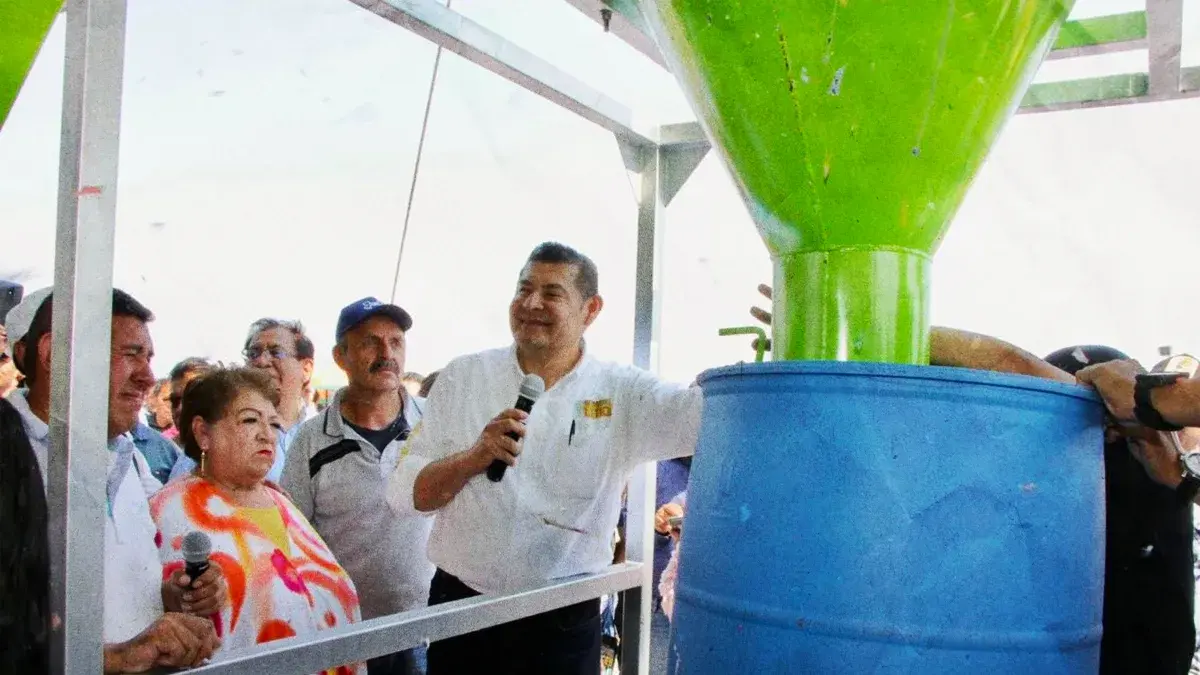 Armenta cumple con molino procesador de PET en beneficio de la economía familiar