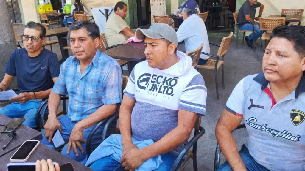 Locatarios del tianguis de Xixitla acusan cobros excesivos por energía eléctrica