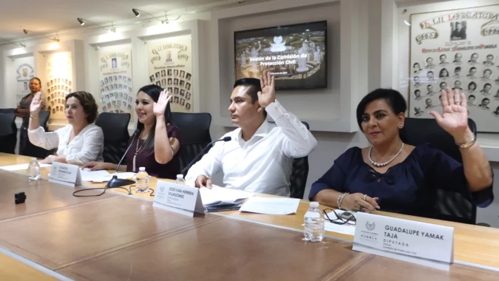 Avalan en Comisión del Congreso exhorto para que municipios aledaños al volcán fortalezcan protocolos de prevención.