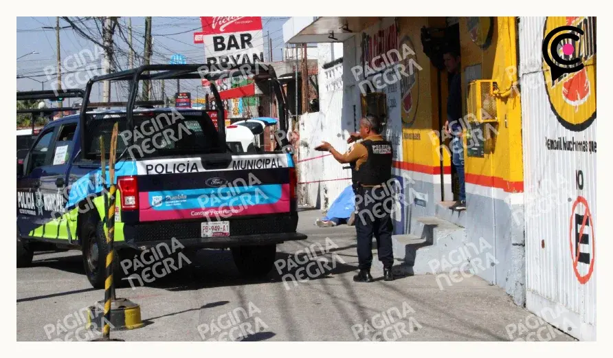 Hallan a hombre sin vida y con lesiones cerca del bar Bryan en Puebla.