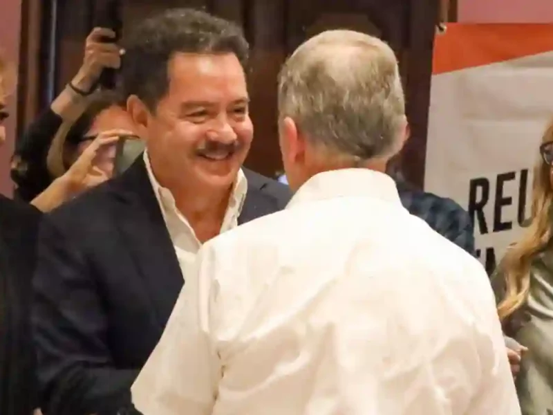 Coincide Nacho Mier con empresarios de Teziutlán para construir un futuro transformador
