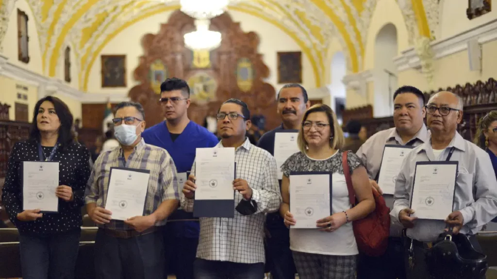 Entrega BUAP 225 definitividades a trabajadores no académicos