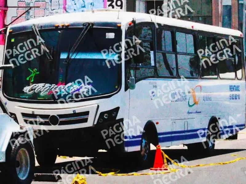 Balean a trabajador en autobús de transporte de personal; el responsable huyó