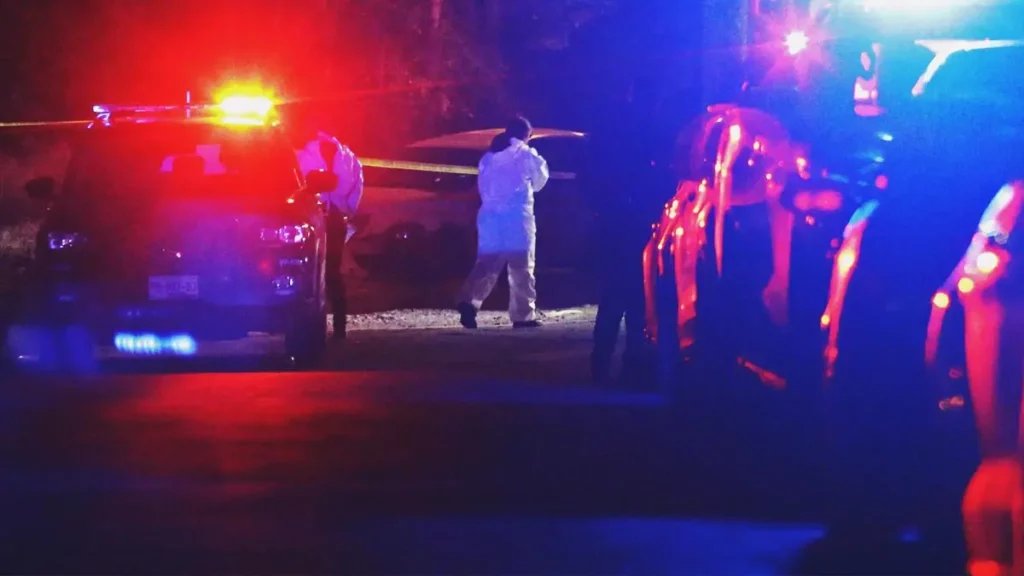 Balean a delincuente tras persecución por robo de vehículo en Puebla