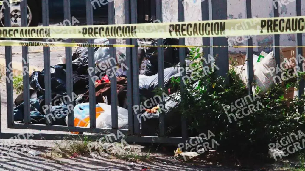 Abandonan feto en una mochila y entre bolsas de basura en Puebla