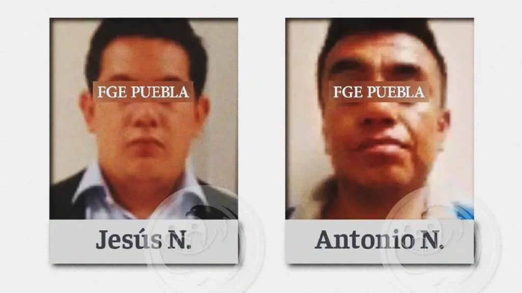 Durante cateos en Zacatlán, Fiscalía detuvo a dos narcomenudistas.