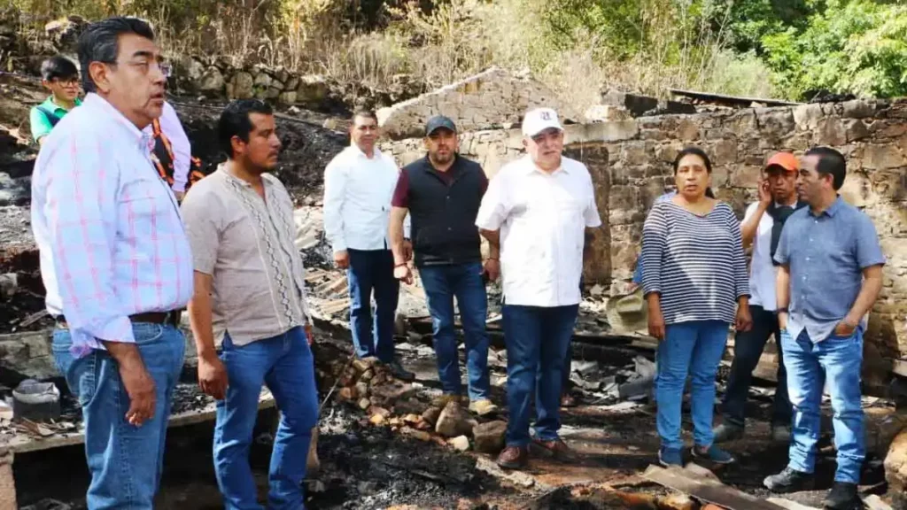 Gobierno controla el incendio forestal en Zacatlán; aún trabajan en sofocarlo