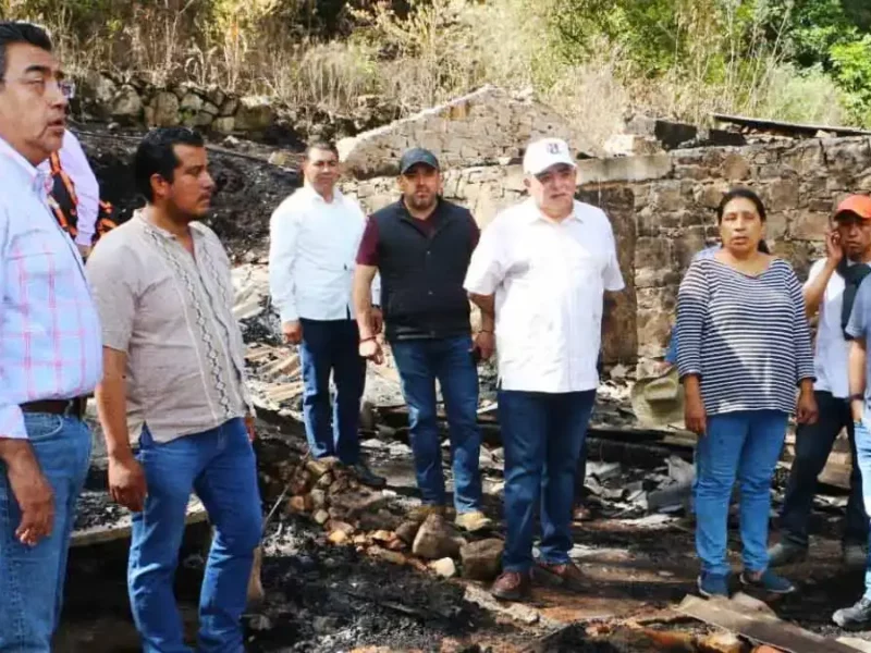 Gobierno controla el incendio forestal en Zacatlán; aún trabajan en sofocarlo
