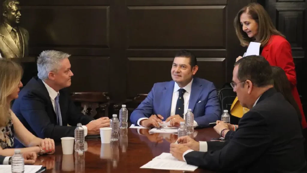 Armenta comprometido a promover una mayor representación de las mujeres en puestos de liderazgo