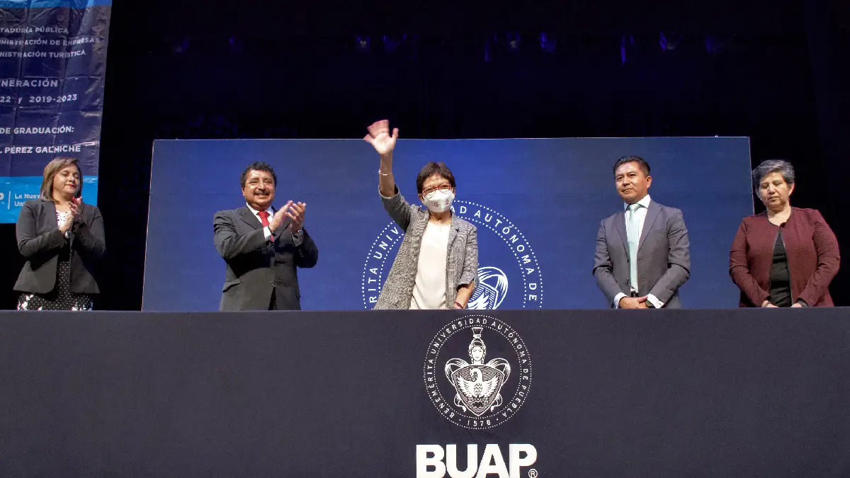 En sus egresados, la BUAP deja una sólida formación académica: Rectora María Lilia Cedillo Ramírez