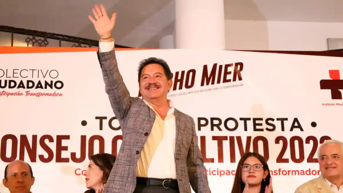 Toma Nacho Mier protesta a integrantes del Colectivo Ciudadano de Participación Transformadora